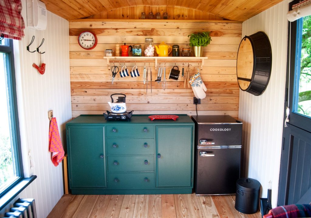 Kitchenette in your shepherd's hut, a fully equipped glamping stay