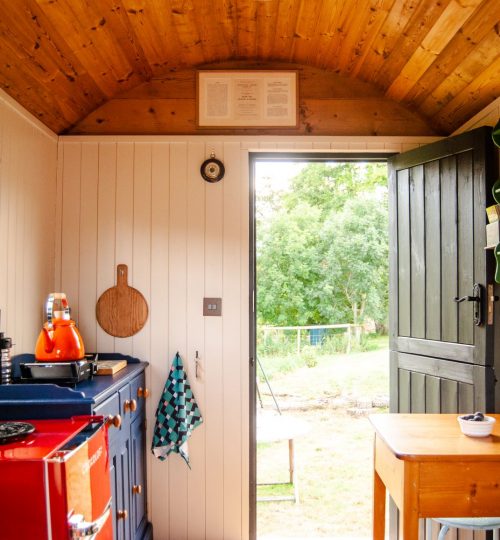 Bill's Interior - Unique Stays in Dorset Shepherd's Huts