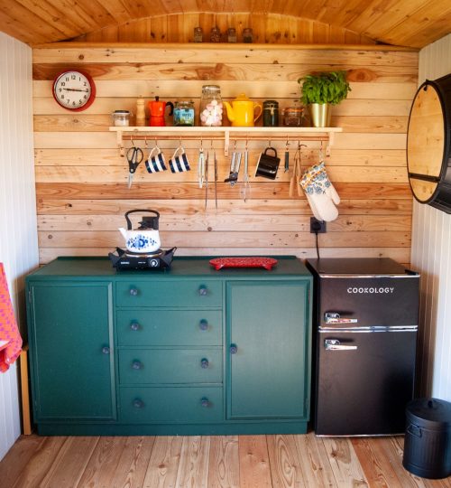 Kitchenette in your shepherd's hut, a fully equipped glamping stay